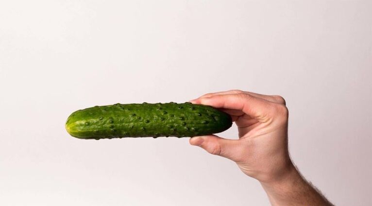 El pepino simboliza un pene agrandado por los refrescos.